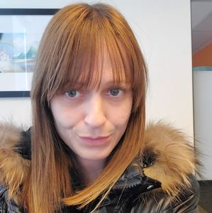 Meet your Posher, Karine